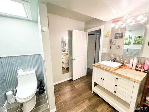 Bath - 807 E 4th St, Salem, MO 65560 photo 2 of 2
