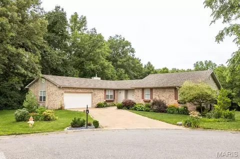 10 Ryan Cir, Lebanon, IL 62254