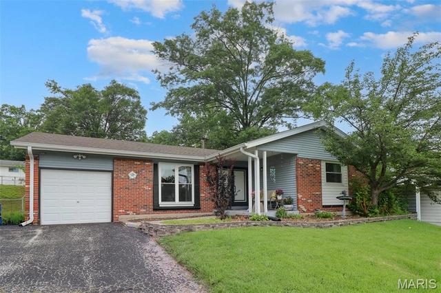 2123 Quirinal Ct, Fenton, MO 63026