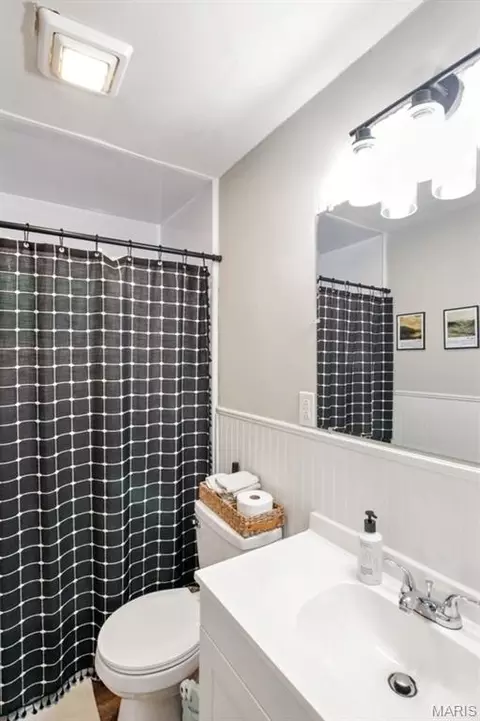 Bath - 1105 Orchard Dr, Saint Clair, MO 63077 photo 1 of 2