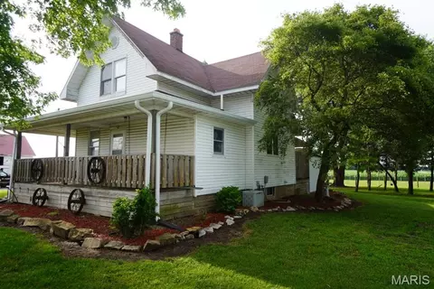Exterior - 9965 Fruit Rd, Alhambra, IL 62001 photo 2 of 44