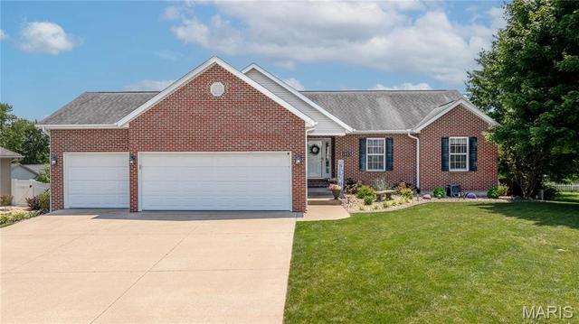 1853 Greenbrier St, Cape Girardeau, MO 63701