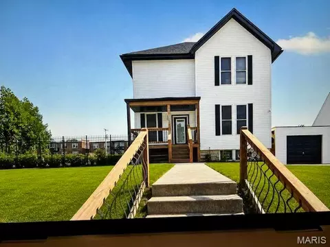 5588 Bartmer Ave, Saint Louis, MO 63112