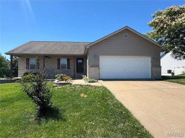 810 Victorian Ave, Waterloo, IL 62298