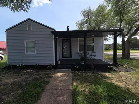 723 Kendall St, Sikeston, MO 63801