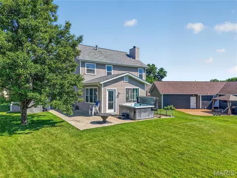 Exterior - 1412 Apple Valley Dr, O'fallon, MO 63366 photo 4 of 5