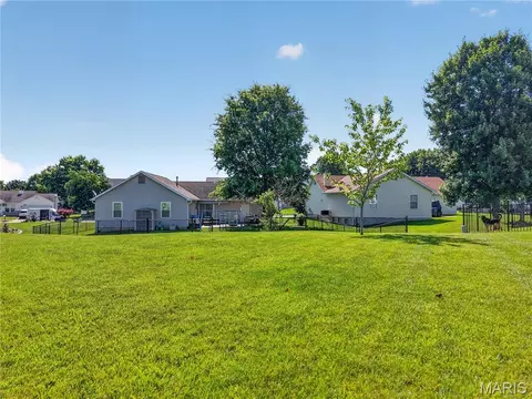 Exterior - 1412 Apple Valley Dr, O'fallon, MO 63366 photo 5 of 5