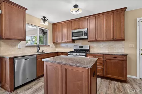 Kitchen - 1412 Apple Valley Dr, O'fallon, MO 63366 photo 1 of 3