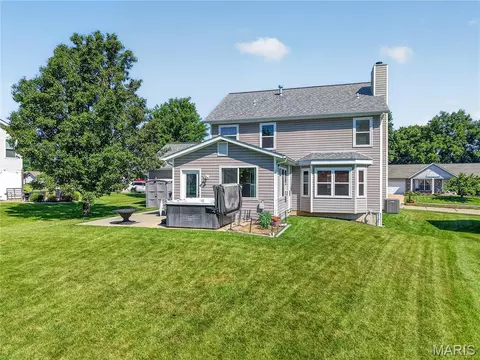 Exterior - 1412 Apple Valley Dr, O'fallon, MO 63366 photo 2 of 5