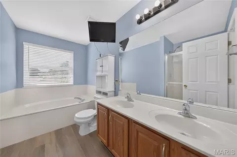 Bath - 1412 Apple Valley Dr, O'fallon, MO 63366 photo 1 of 3