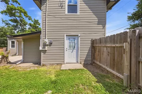 Exterior - 90 W 3rd St, Pevely, MO 63070 photo 7 of 11