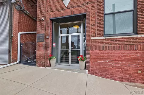 7 Alby St #9, Alton, IL 62002