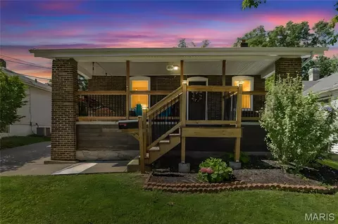 8928 Tudor Ave, Overland, MO 63114