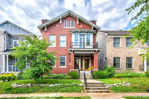 5782 Mcpherson Ave, Saint Louis, MO 63112