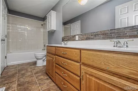 Bath - 5587 Ems Rd, Cedar Hill, MO 63016 photo 2 of 4