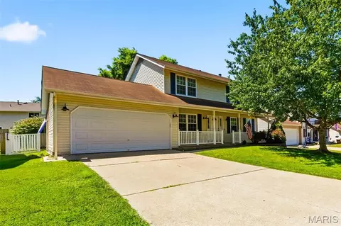 807 Amanda Dr, Saint Peters, MO 63376