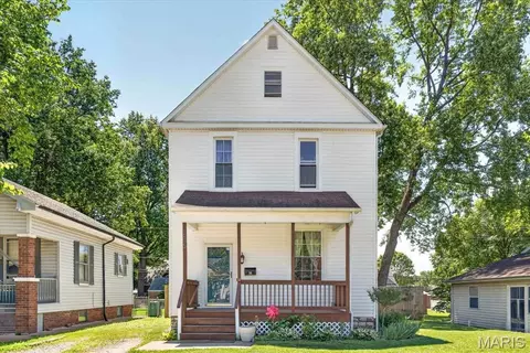 116 N 40th St, Belleville, IL 62226