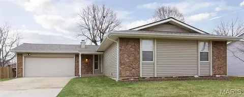 307 Morningside Dr, Saint Peters, MO 63376