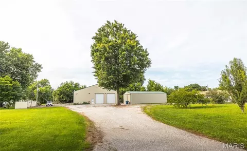 207 Old Salem Rd, Licking, MO 65542