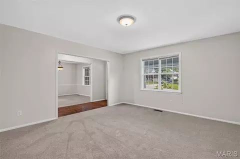 Living - 1131 Wagonwheel Trl, Ellisville, MO 63011 photo 4 of 4