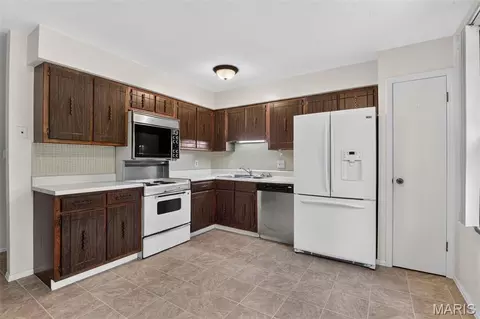 Kitchen - 1131 Wagonwheel Trl, Ellisville, MO 63011 photo 1 of 3