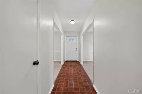 Entry Way - 1131 Wagonwheel Trl, Ellisville, MO 63011 photo 2 of 2