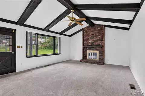 Living - 1131 Wagonwheel Trl, Ellisville, MO 63011 photo 2 of 4