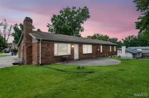 Exterior - 1131 Wagonwheel Trl, Ellisville, MO 63011 photo 5 of 8