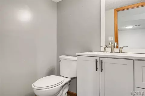 Bath - 875 Crider Ln, Union, MO 63084 photo 5 of 5