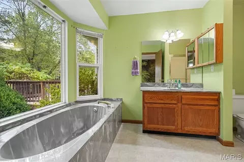 Bath - 875 Crider Ln, Union, MO 63084 photo 2 of 5