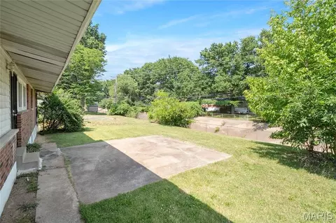Exterior - 11010 Ebert Dr, Saint Louis, MO 63136 photo 2 of 4