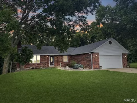 4600 Hilltop Dr, Washington, MO 63090