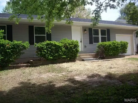 1617 Cork Ct, Hazelwood, MO 63042