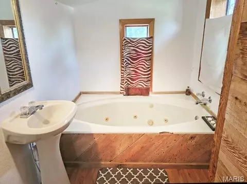 Bath - 1408 Pine St, Dexter, MO 63841 photo 5 of 7