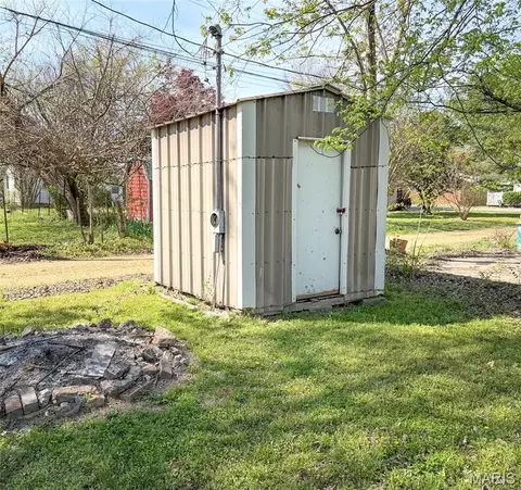 Exterior - 1408 Pine St, Dexter, MO 63841 photo 2 of 4