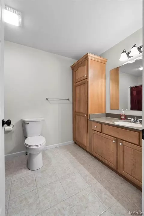 Bath - 429 Diana St, Jackson, MO 63755 photo 3 of 5