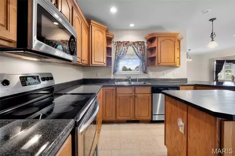 Kitchen - 429 Diana St, Jackson, MO 63755 photo 2 of 3