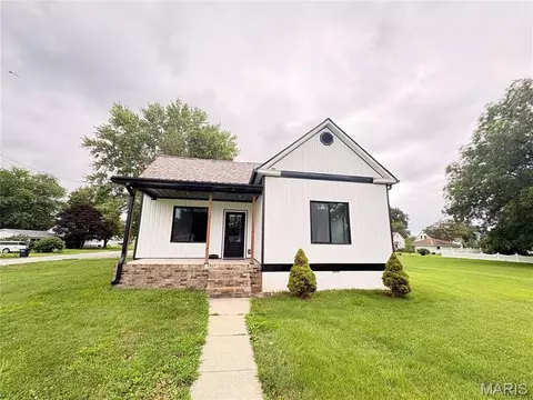 200 W 7th North St, Mount Olive, IL 62069