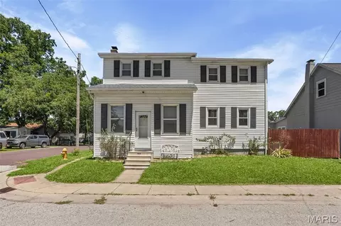 323 W Church St, Mascoutah, IL 62258