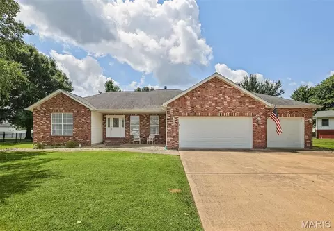 107 Hillside Dr, New Baden, IL 62265