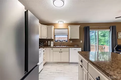 Kitchen - 2662 Elm Dr, Arnold, MO 63010 photo 3 of 3