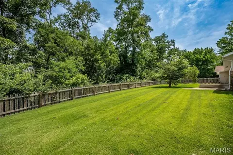 505 Hillbrook Dr, Ballwin, MO 63011 photo 28