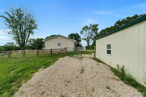 Exterior - 3879 Tegeler Rd, Gerald, MO 63037 photo 7 of 15