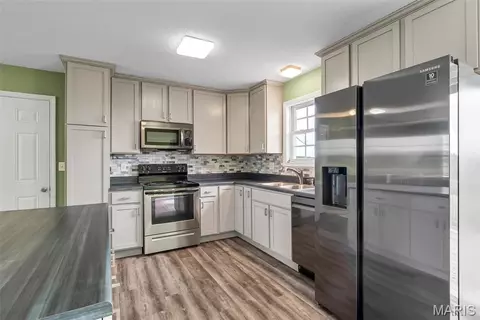 Kitchen - 3879 Tegeler Rd, Gerald, MO 63037 photo 2 of 4