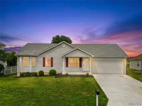104 Briarwood Dr, Moscow Mills, MO 63362