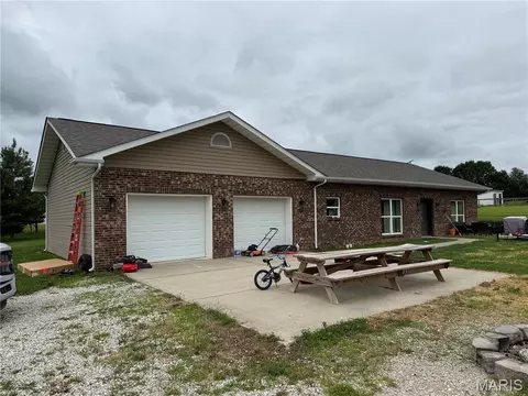 74 Block Ln, Montgomery City, MO 63361
