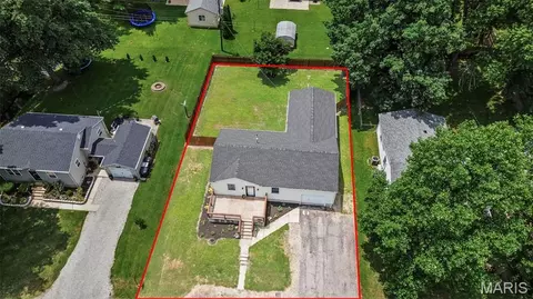 309 N 5th St, Mascoutah, IL 62258