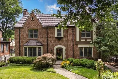 44 Broadview Dr, Clayton, MO 63105