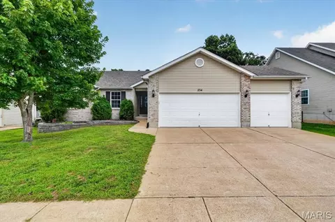 234 Romaine Spring Vw, Fenton, MO 63026
