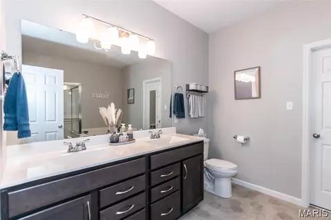 Bath - 208 Willow Ridge Ct, Eureka, MO 63025 photo 1 of 4